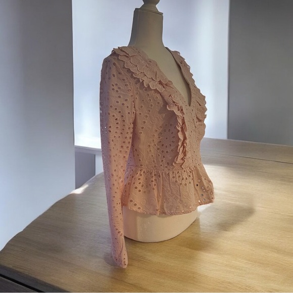 NWT*Express pink Eyelet peplum light pink blouse S - Picture 2 of 7